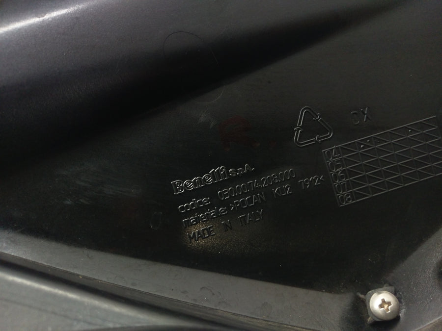 Benelli TNT 1130 Sport [2002] - Tank Cover na pravém plášti nádrže